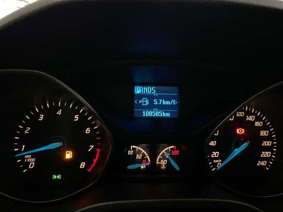 FORD-FOCUS-2.0 SE PLUS SEDAN 16V FLEX 4P AUTOMÁTICO FORD-FOCUS-2015