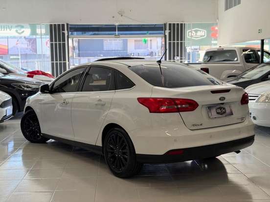 FORD-FOCUS-2.0 TITANIUM PLUS FASTBACK 16V FLEX 4P POWERSHIFT FORD-FOCUS-2016