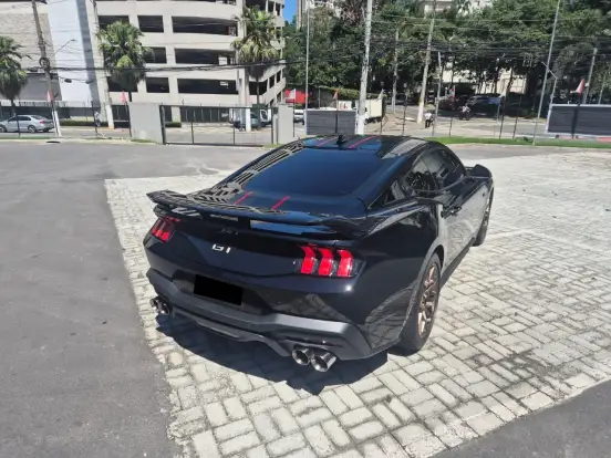 FORD-MUSTANG-2025