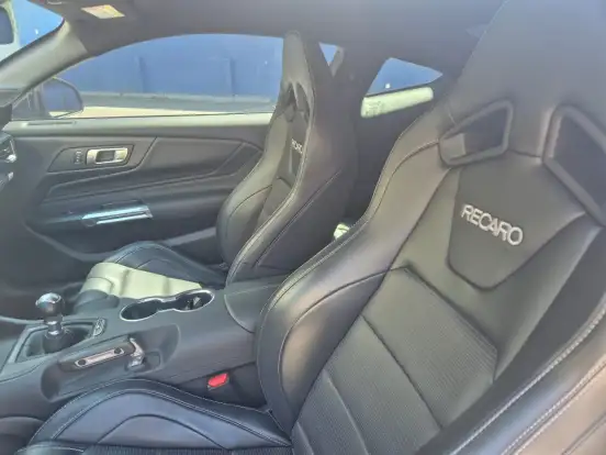 FORD-MUSTANG-2025