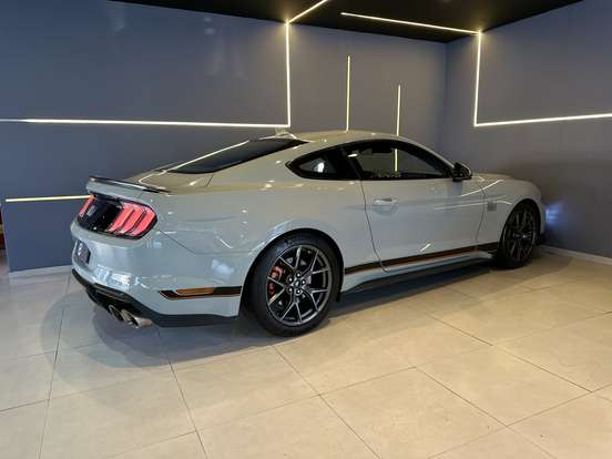 FORD-MUSTANG-2021