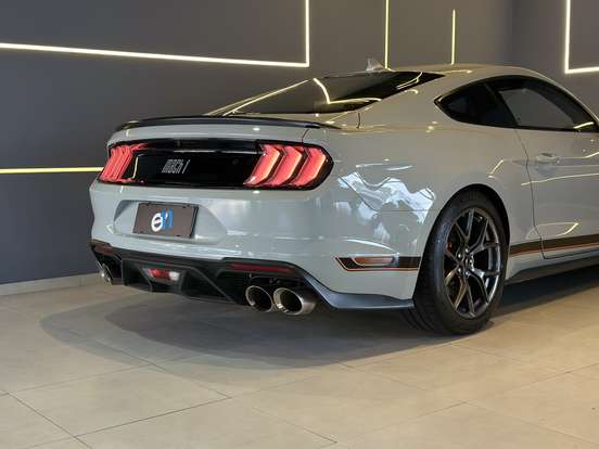 FORD-MUSTANG-2021