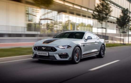 FORD-MUSTANG-2022