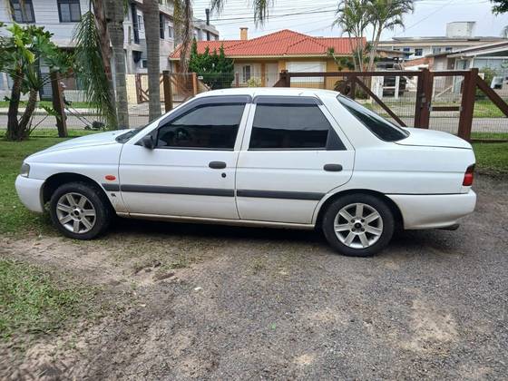 FORD ESCORT 1.8 MPI GL SEDAN 16V GASOLINA 4P MANUAL