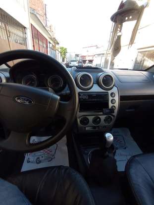 FORD-FIESTA-2012