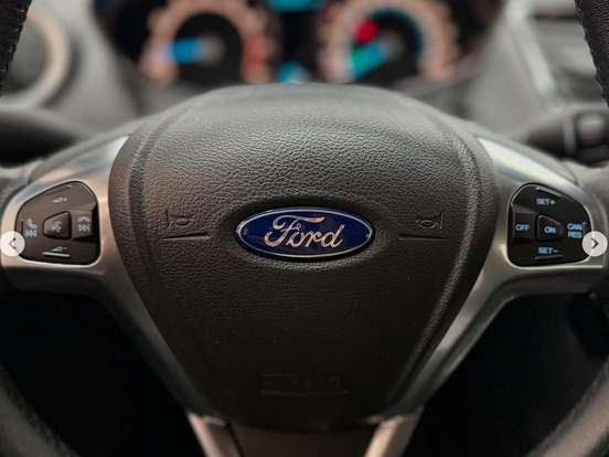 FORD-FIESTA-1.6 TITANIUM HATCH 16V FLEX 4P POWERSHIFT FORD-FIESTA-2013