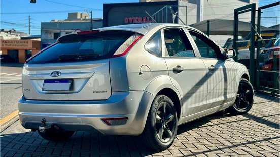 FORD-FOCUS-2012