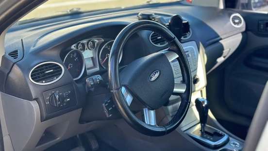 FORD-FOCUS-2012
