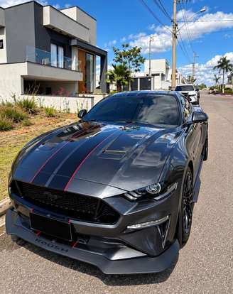 FORD-MUSTANG-2019
