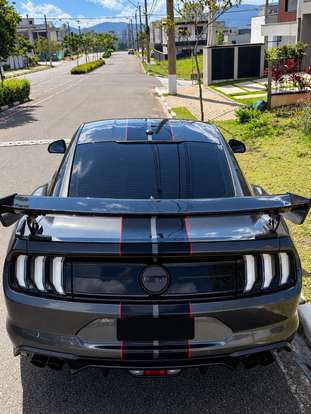 FORD-MUSTANG-2019