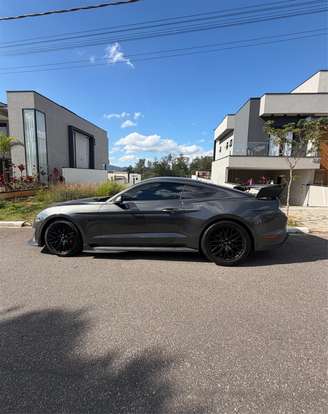 FORD-MUSTANG-2019