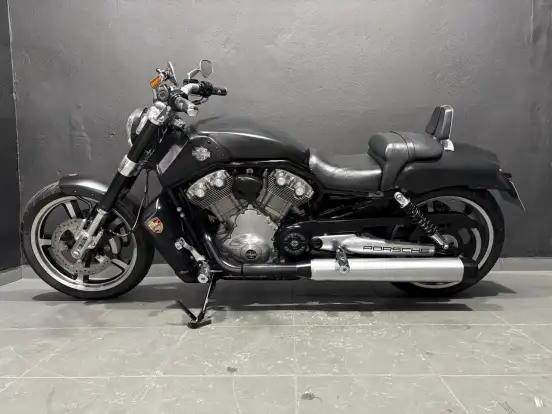 HARLEY-DAVIDSON-V-ROD MUSCLE-2011