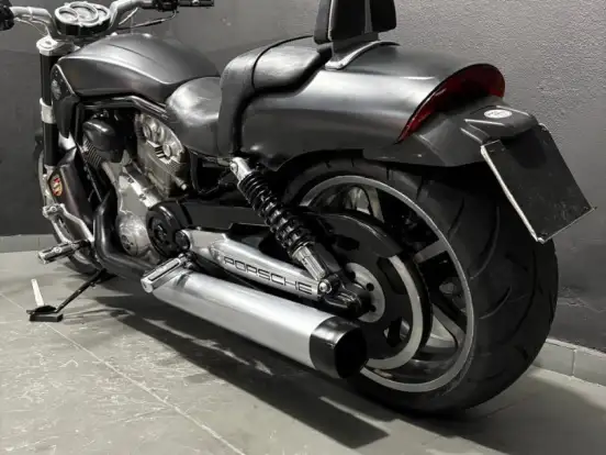 HARLEY-DAVIDSON-V-ROD MUSCLE HARLEY-DAVIDSON-V-ROD MUSCLE-2011