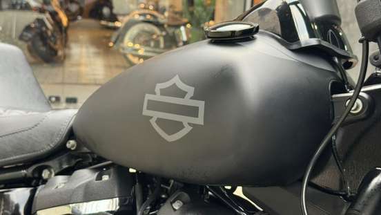 HARLEY-DAVIDSON-SOFTAIL FAT BOB 107-2019