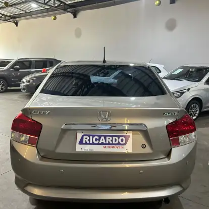 HONDA-CITY-1.5 LX 16V FLEX 4P AUTOMÁTICO HONDA-CITY-2009