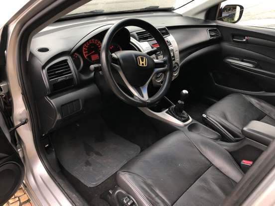 HONDA-CITY-2010