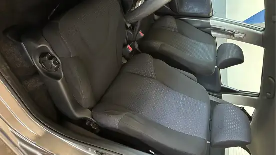 HONDA-FIT-2009