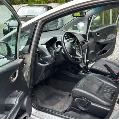 HONDA-FIT-2009