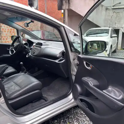 HONDA-FIT-2009