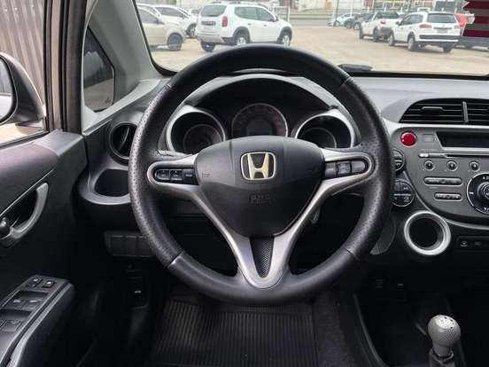 HONDA-FIT-2010