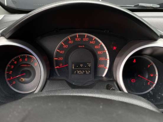 HONDA-FIT-2010