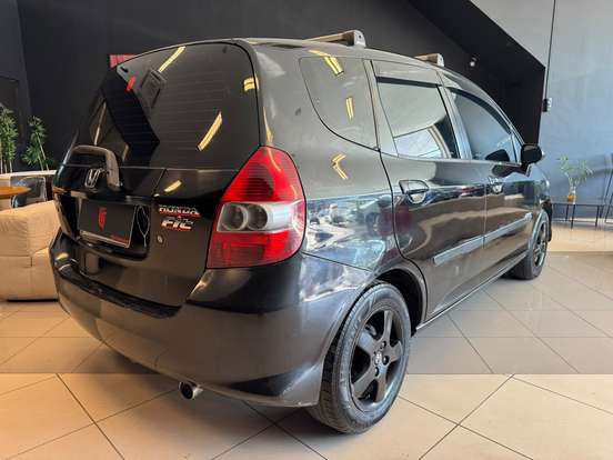 HONDA-FIT-1.4 LX 8V GASOLINA 4P AUTOMÁTICO HONDA-FIT-2005