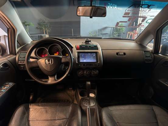 HONDA-FIT-1.4 LX 8V GASOLINA 4P AUTOMÁTICO HONDA-FIT-2005