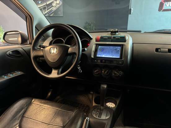 HONDA-FIT-2005