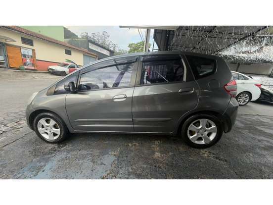 HONDA-FIT-2010