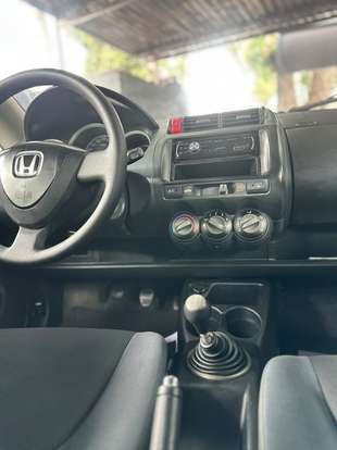 HONDA-FIT-2005