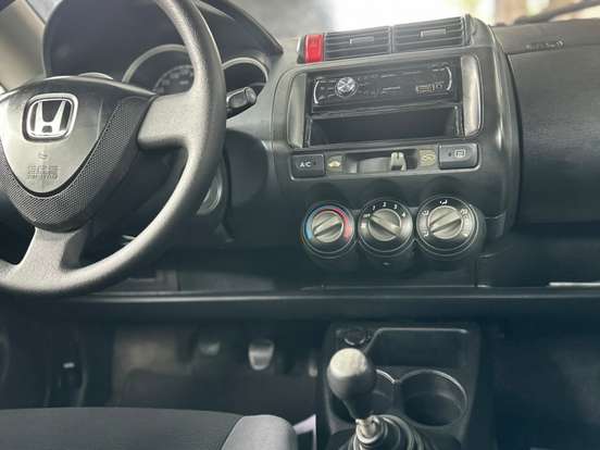 HONDA-FIT-1.4 LXL 8V GASOLINA 4P AUTOMÁTICO HONDA-FIT-2005