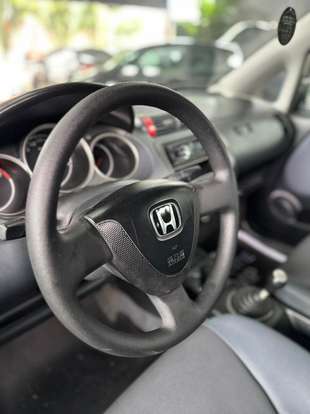HONDA-FIT-2005