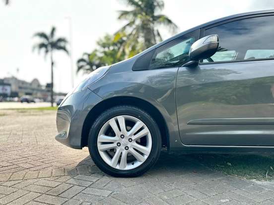 HONDA-FIT-2014