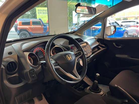HONDA-FIT-2009