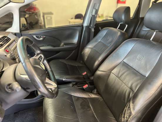 HONDA-FIT-2009