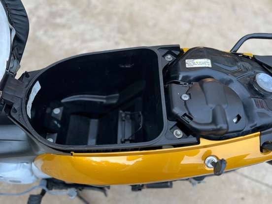 HONDA-BIZ 125 EX-2011