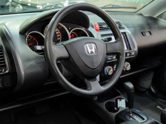 HONDA-FIT-1.4 LX 8V GASOLINA 4P AUTOMÁTICO HONDA-FIT-2005