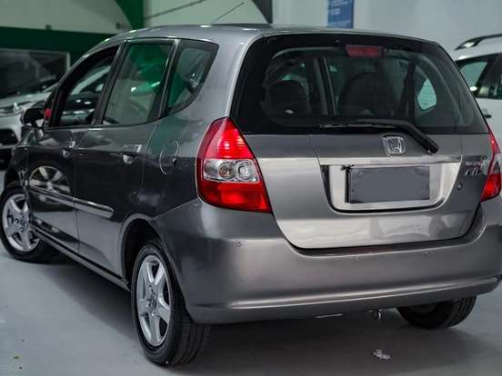 HONDA-FIT-1.4 LX 8V GASOLINA 4P AUTOMÁTICO HONDA-FIT-2005