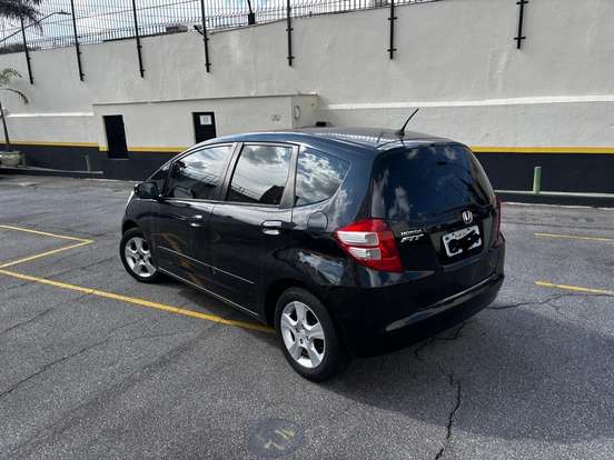 HONDA-FIT-2010