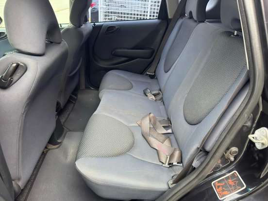 HONDA-FIT-2006