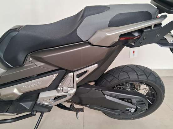 HONDA-X-ADV-2019