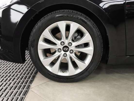 HYUNDAI-AZERA-2012