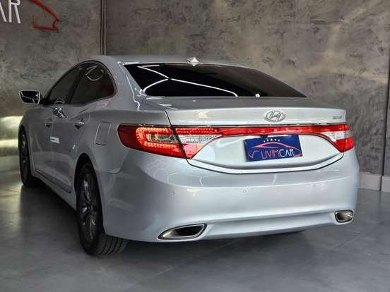 HYUNDAI-AZERA-3.0 MPFI GLS V6 24V GASOLINA 4P AUTOMÁTICO HYUNDAI-AZERA-2013