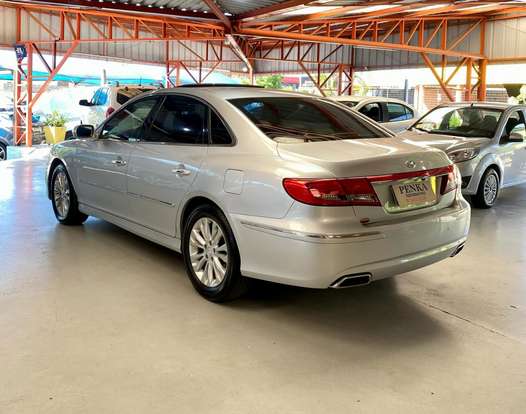 HYUNDAI-AZERA-2010