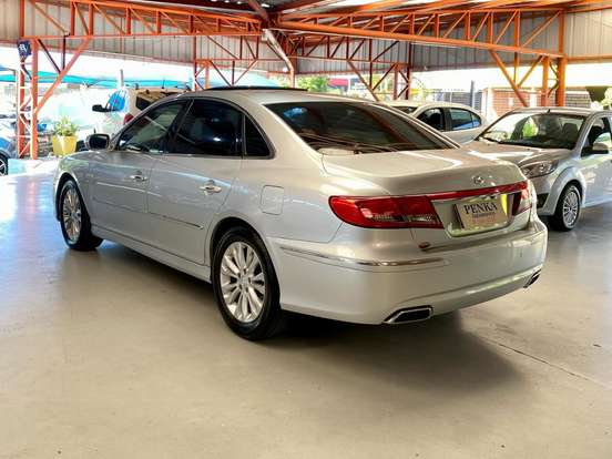 HYUNDAI-AZERA-3.3 MPFI GLS SEDAN V6 24V GASOLINA 4P AUTOMÁTICO HYUNDAI-AZERA-2010