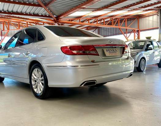 HYUNDAI-AZERA-2010