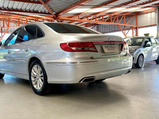 HYUNDAI-AZERA-3.3 MPFI GLS SEDAN V6 24V GASOLINA 4P AUTOMÁTICO HYUNDAI-AZERA-2010