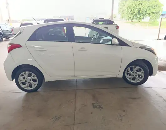 HYUNDAI-HB20-2017