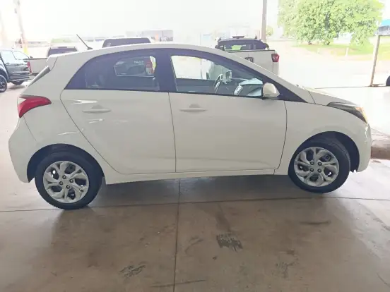 HYUNDAI-HB20-1.0 COMFORT PLUS 12V FLEX 4P MANUAL HYUNDAI-HB20-2017