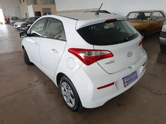 HYUNDAI-HB20-1.0 COMFORT PLUS 12V FLEX 4P MANUAL HYUNDAI-HB20-2017